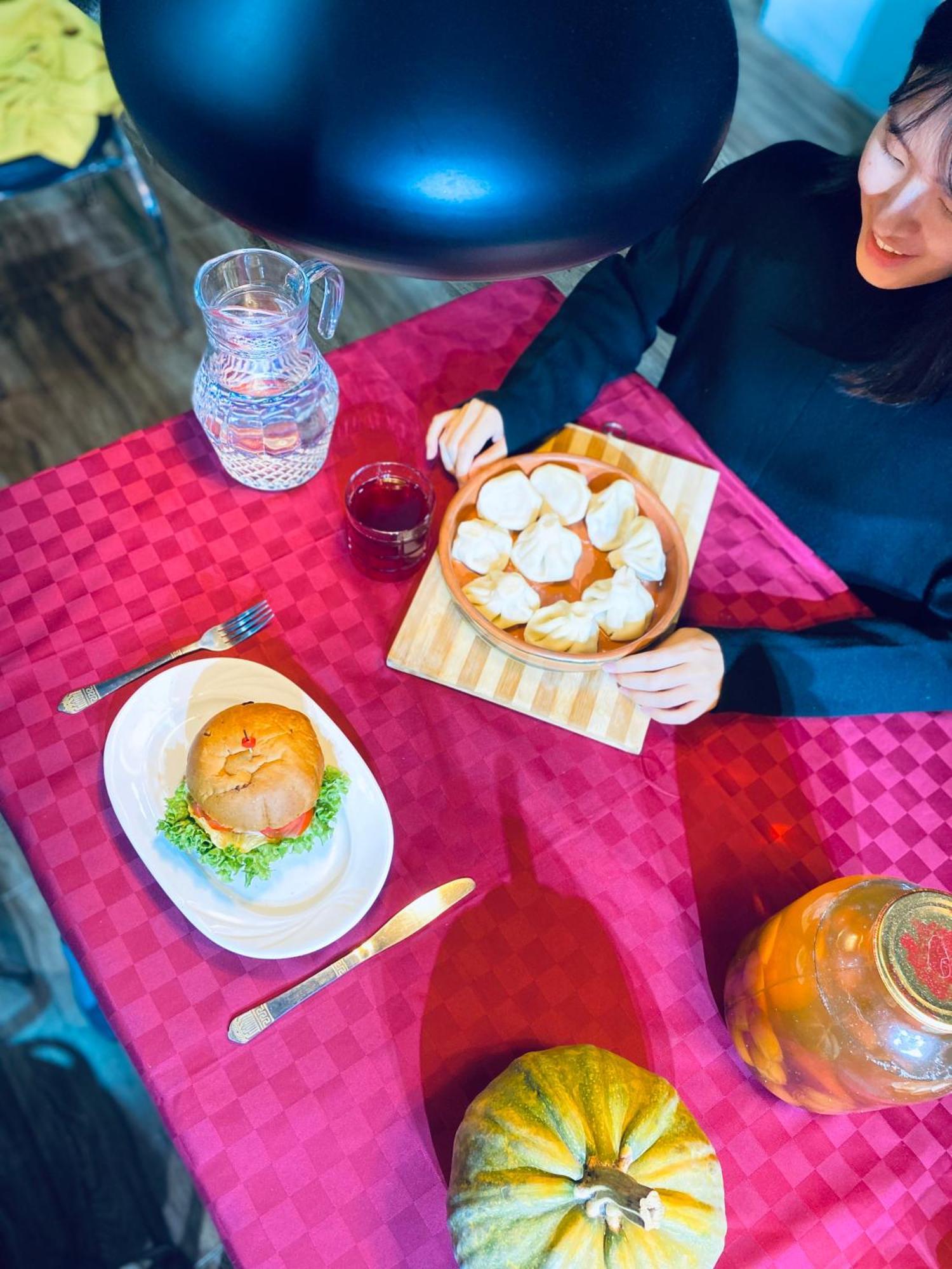 ホテル Relax Station クタイシ エクステリア 写真